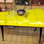 Tisch retro 50er Jahre gelb