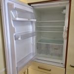 Einbauküche creme 310 Kühlschrank