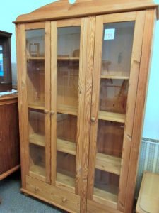 Weichholzmöbel Vitrine