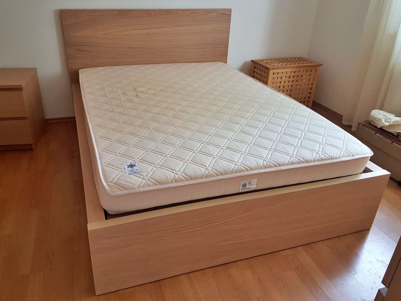 Bett Holz massiv IKEA modern