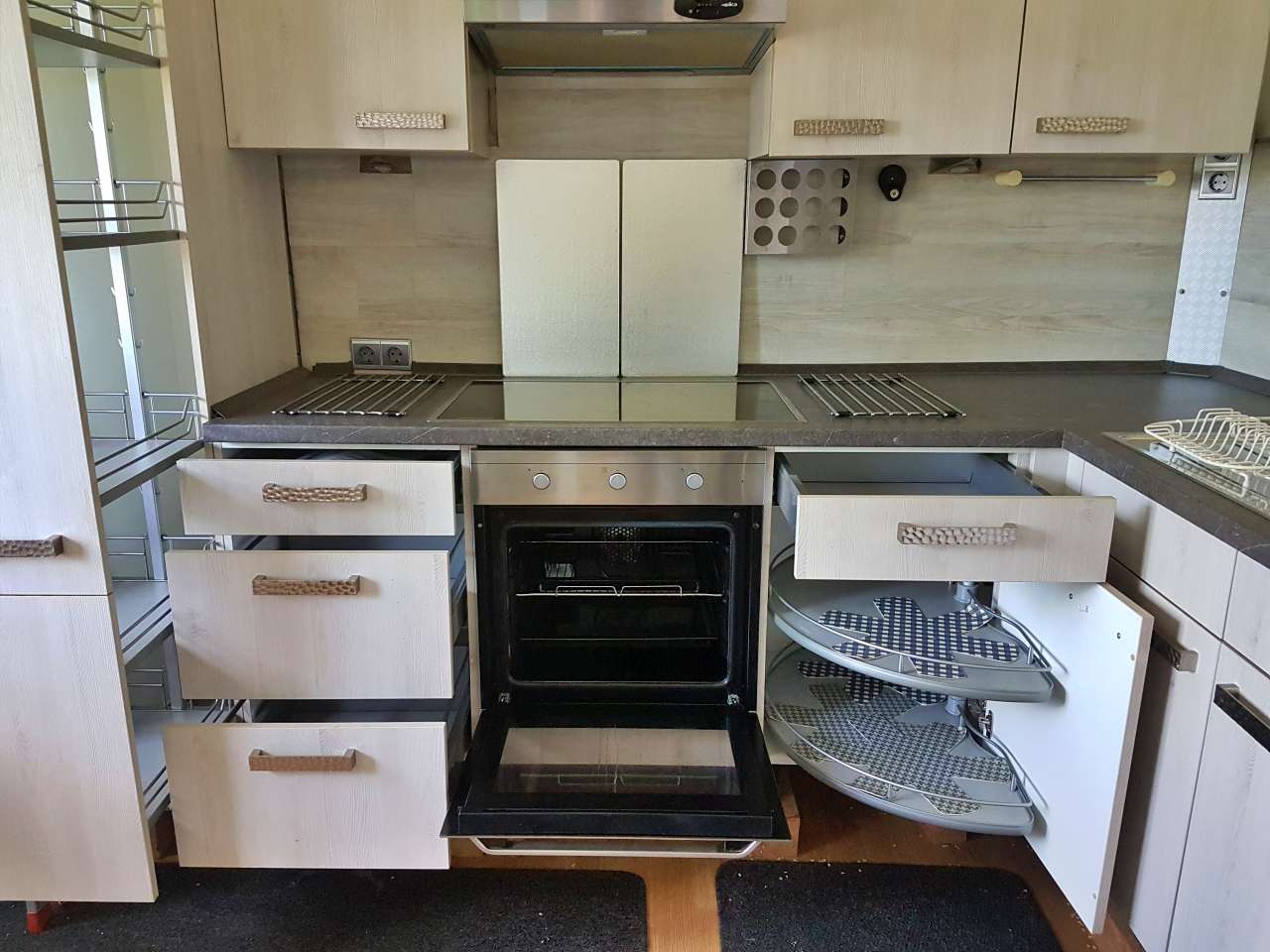 Einbauküche Küche L-Form mit E-Geräten offen