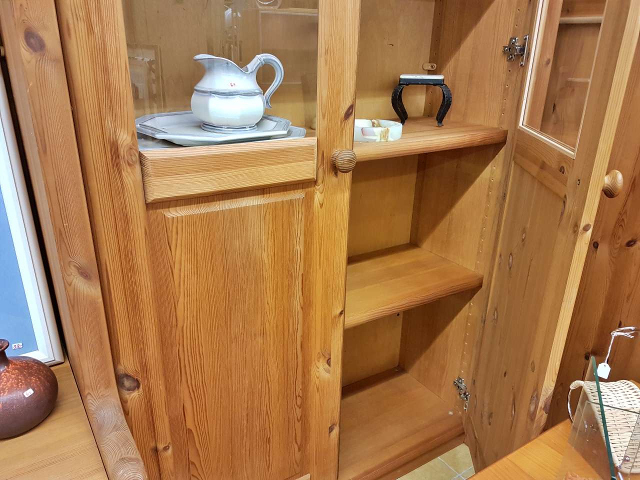 Die gute Tat Wohnwand Kiefer Virtrine